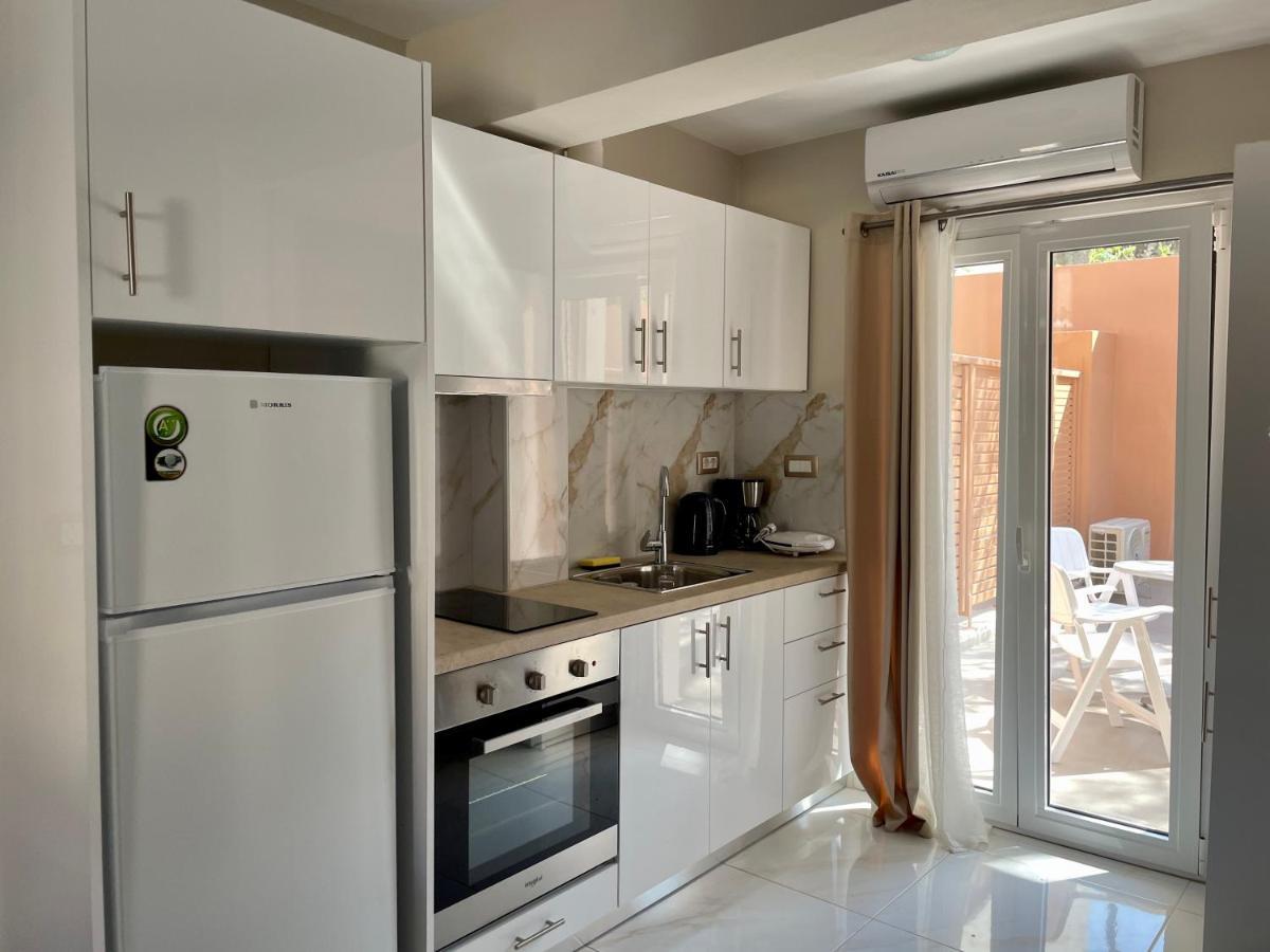 Arian Apartments アルゴストリオン エクステリア 写真