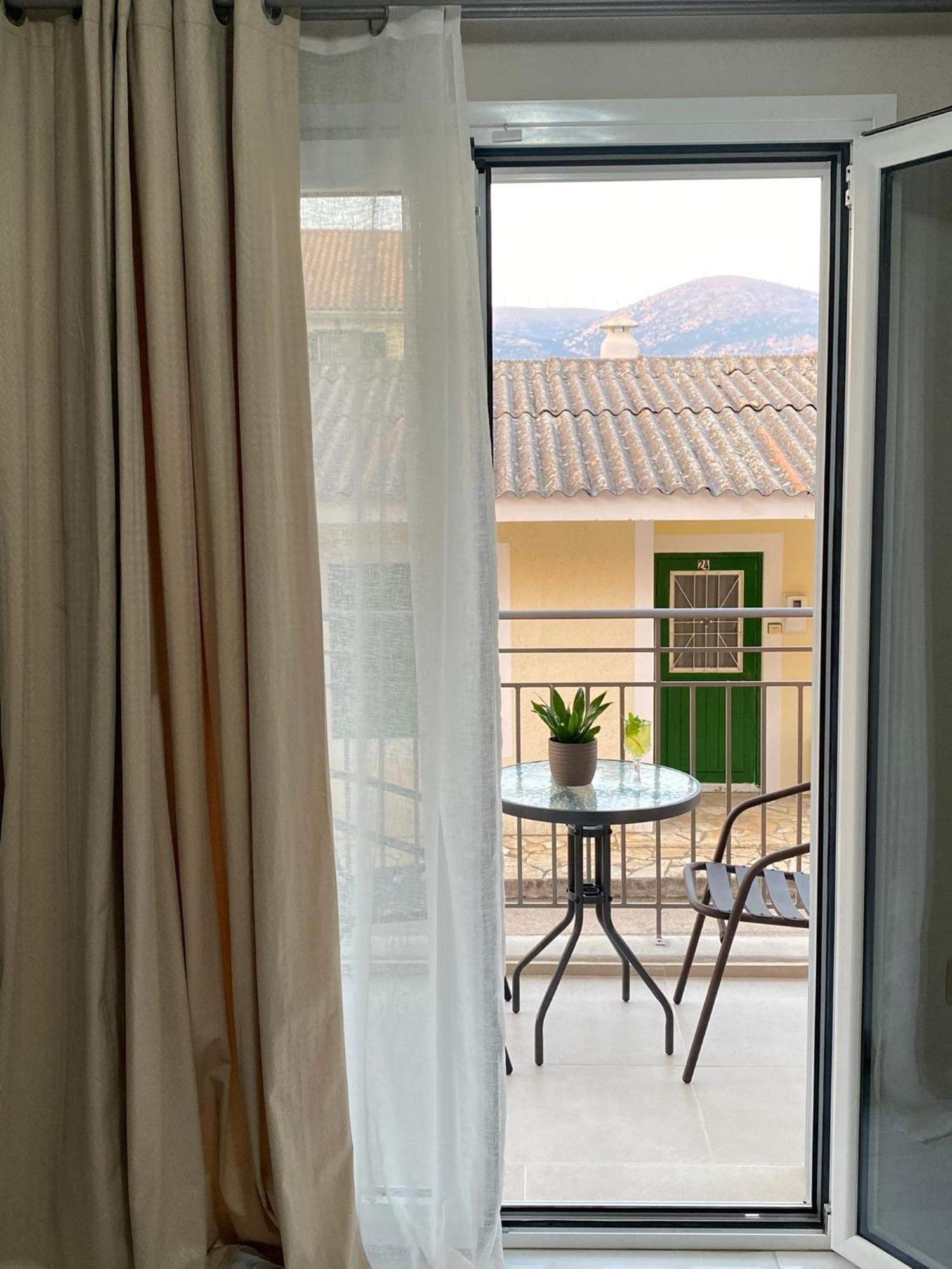 Arian Apartments アルゴストリオン エクステリア 写真